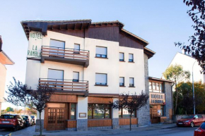  Hotel La Rambla  Бьескас